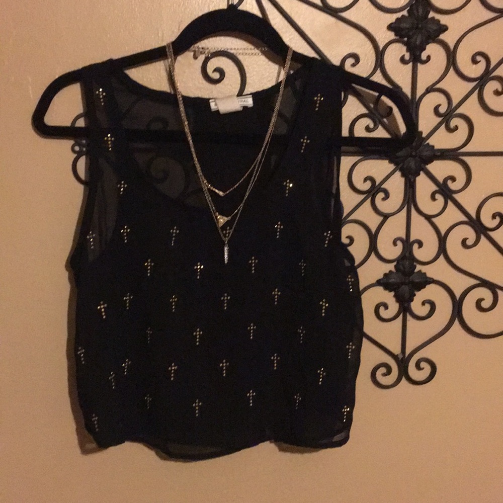 Black flowy crop top ☯️☪️